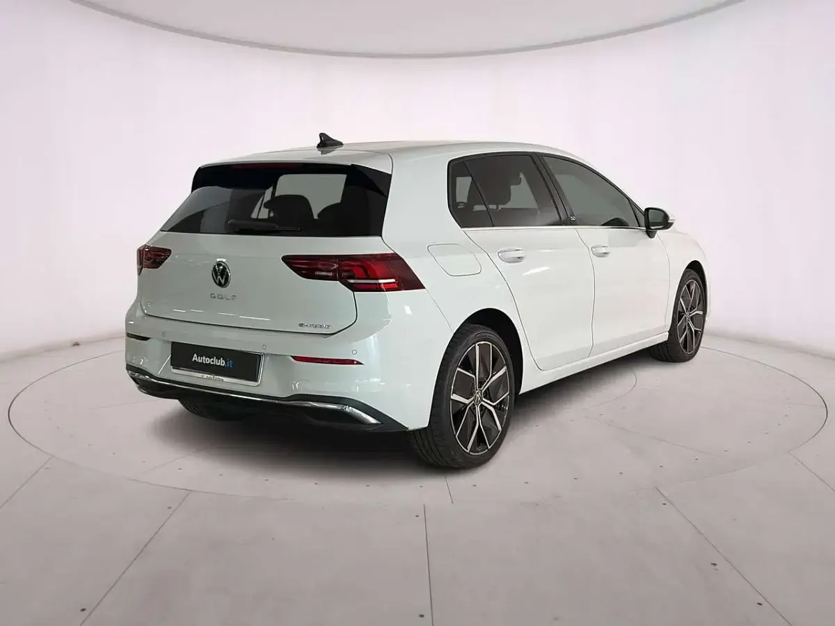 Usata VW Golf VIII 150 CV (110 kW) 2024 Bianco Berlina