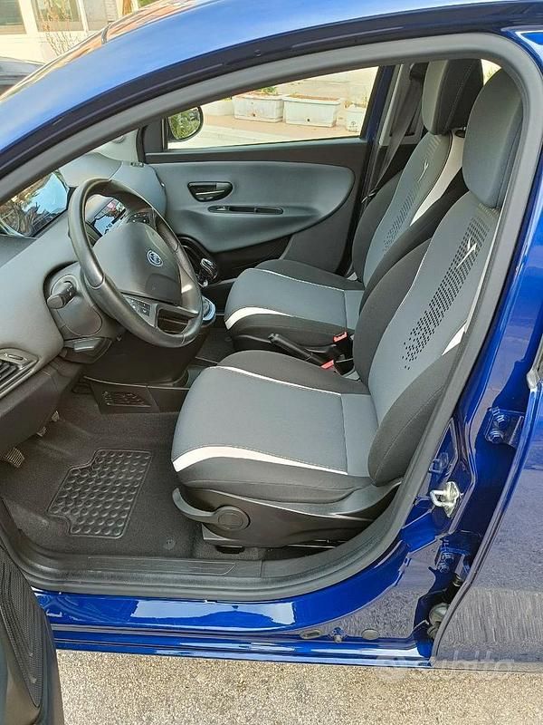 Usata Lancia Ypsilon 69 CV (50 kW) 2014 Utilitaria