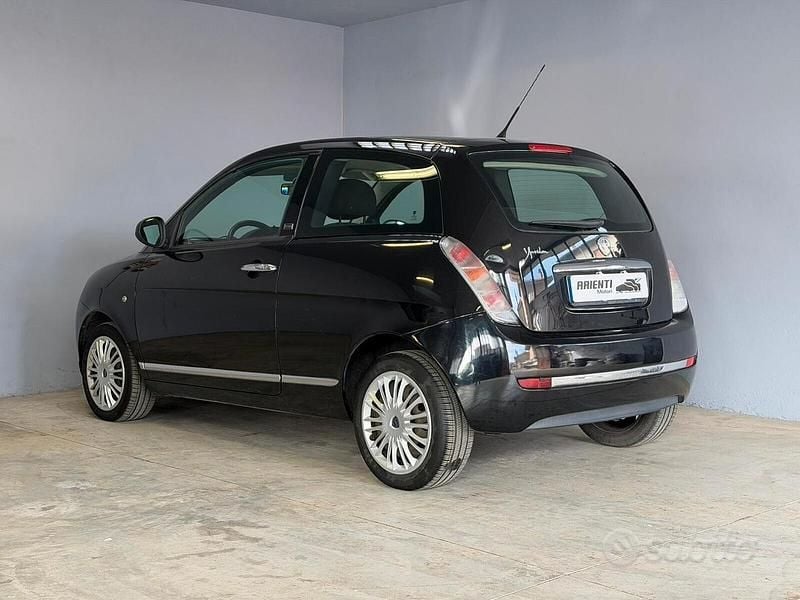 Usata Lancia Ypsilon 69 CV (50 kW) 2011 Nero Utilitaria