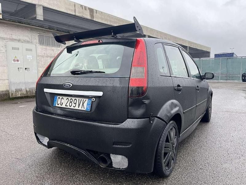 Usata Ford Fiesta 75 CV (55 kW) 2003 Nero Utilitaria