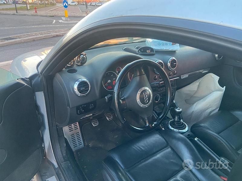 Usata Audi TT 179 CV (131 kW) 2002 Grigio Coupé