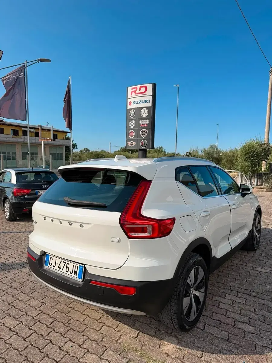 Usata Volvo XC40 129 CV (94 kW) 2022 Bianco SUV