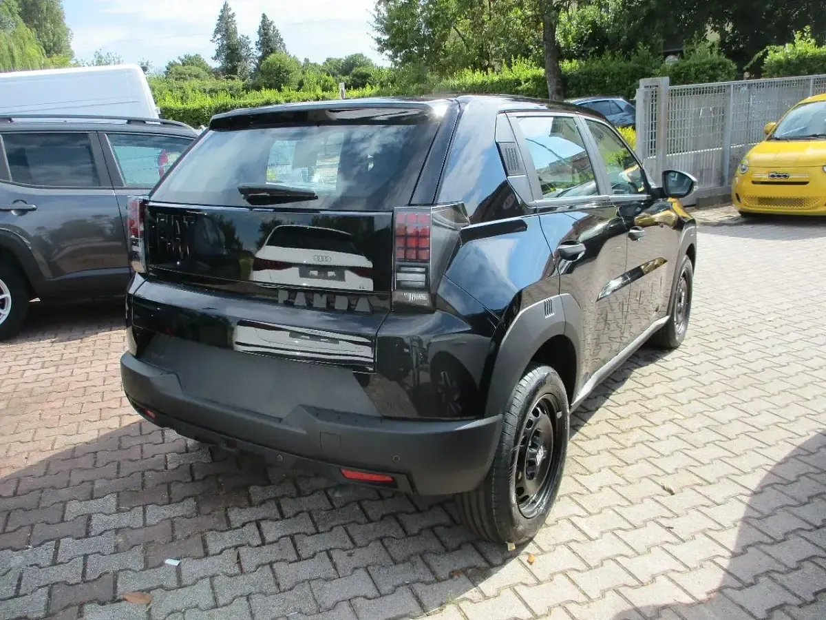Nuova Fiat Grande Panda Pop 100 CV (73 kW) 2026 Viola Utilitaria