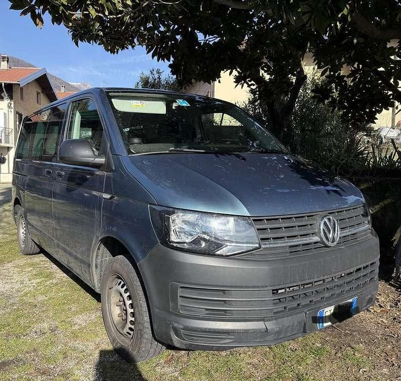 Usata VW Caravelle Trendline 150 CV (110 kW) 2018 Verde Furgone