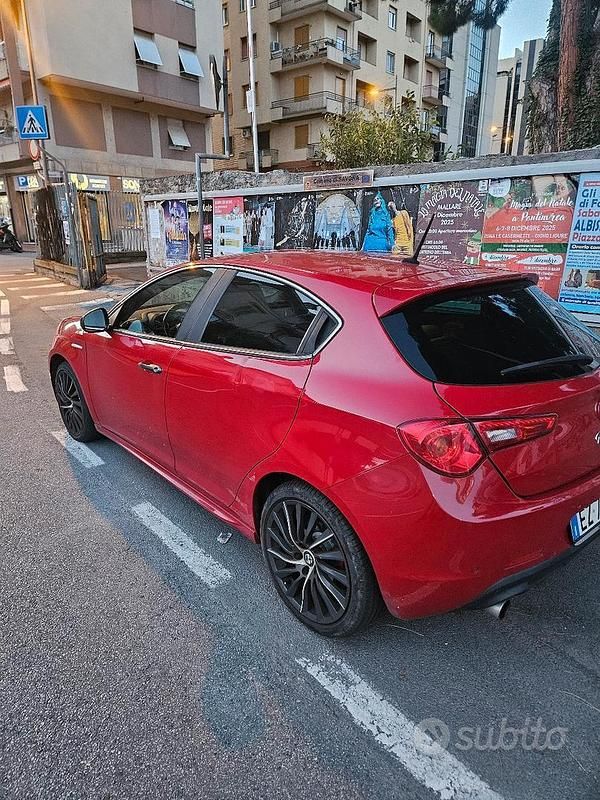 Usata Alfa Romeo Giulietta 150 CV (110 kW) 2015 Rosso Berlina