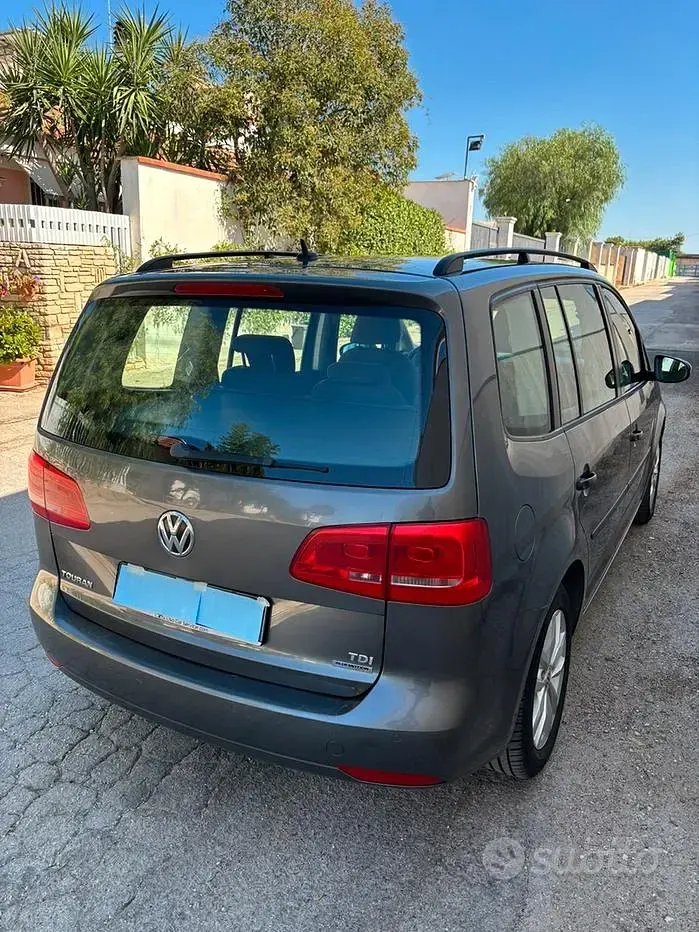Usata VW Touran 102 CV (75 kW) 2014 Grigio Monovolume