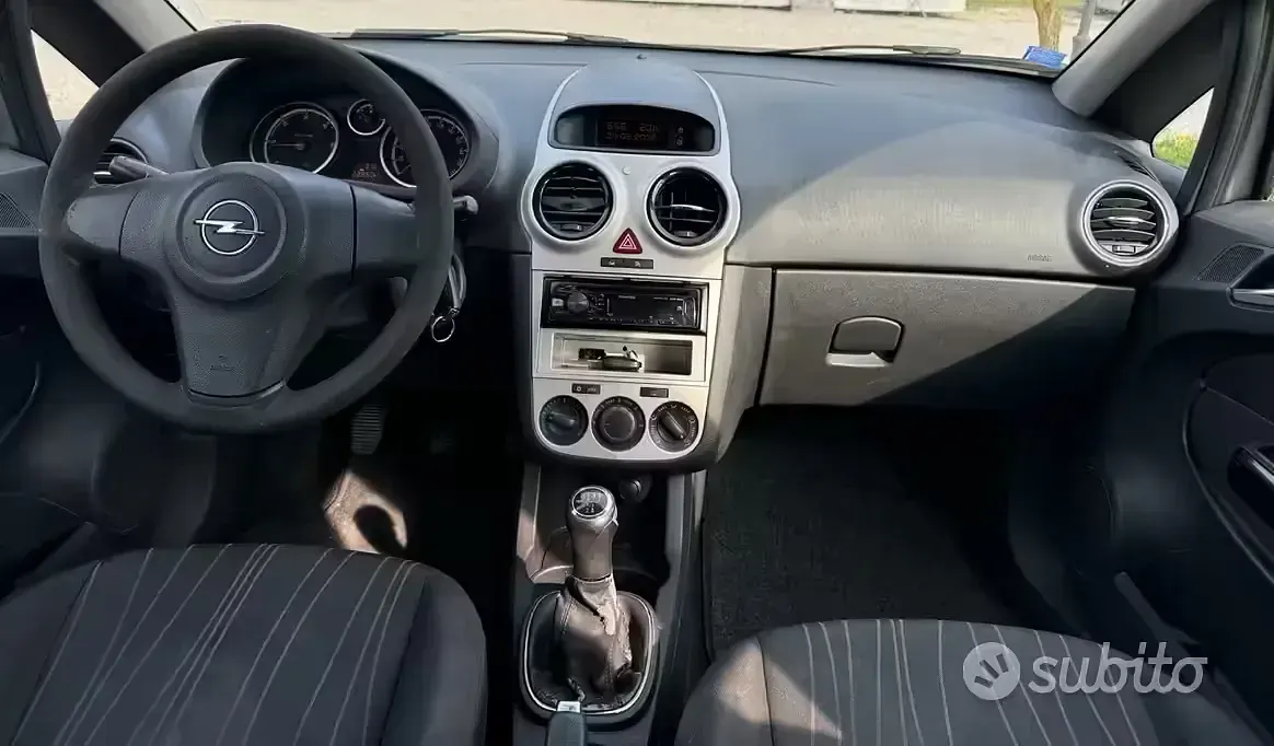 Używany Opel Corsa 75 KM (55 kW) 2008 Szary Hatchback