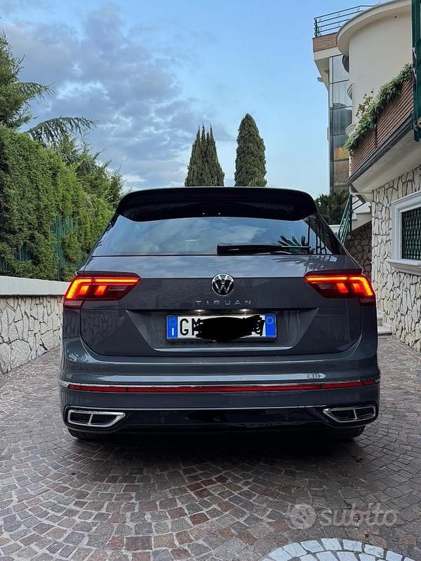 Usata VW Tiguan R-line 150 CV (110 kW) 2022 Grigio SUV