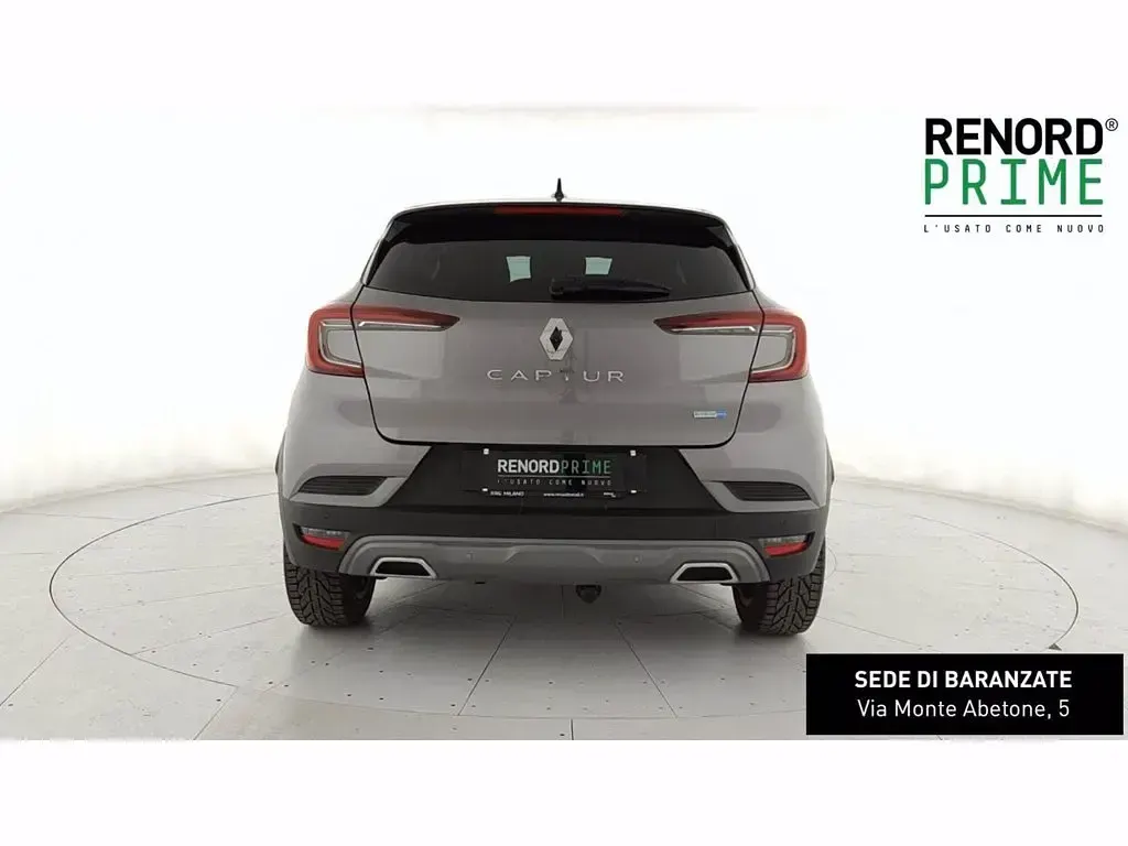 Usata Renault Captur RS Line 143 CV (105 kW) 2022 Grigio cenere SUV