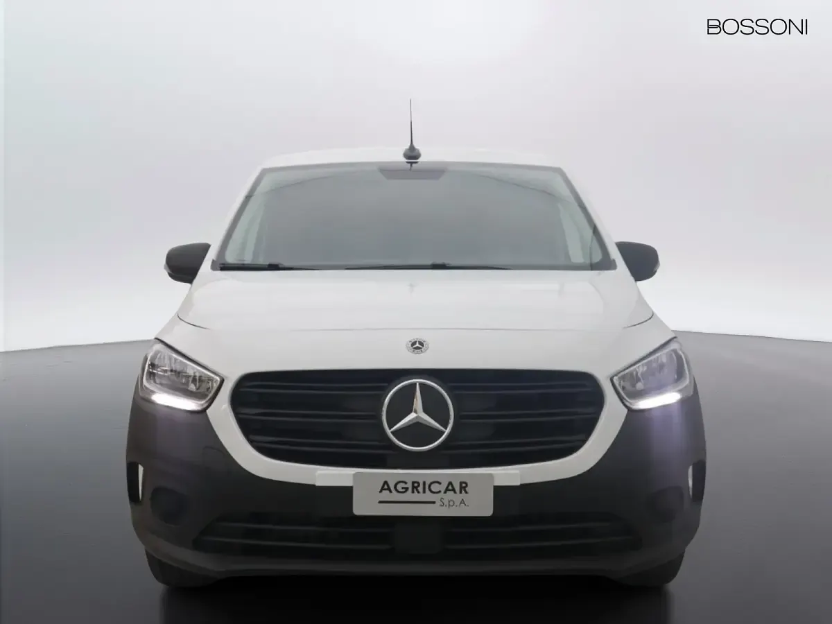 Usata Mercedes eCitan 50 kW (69 CV) 2023 Bianco Furgone