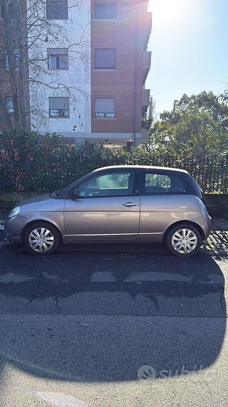 Begagnad Lancia Ypsilon 2010 Halvkombi