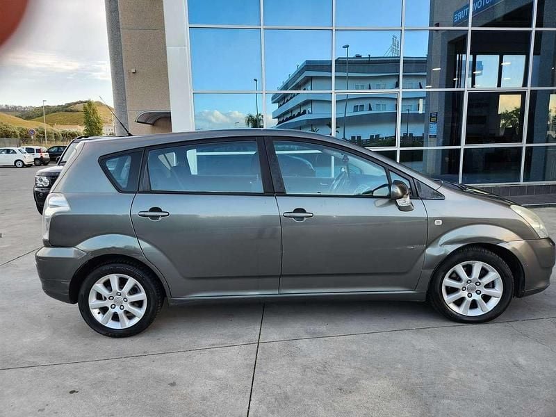 Usata Toyota Corolla Verso Sol 136 CV (100 kW) 2006 Grigio Monovolume
