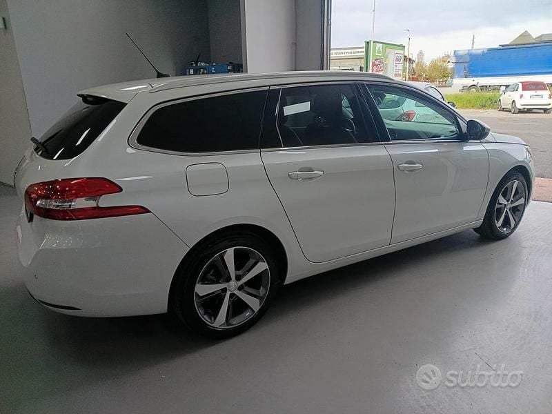 Usata Peugeot 308 Active 130 CV (95 kW) 2018 Bianco Station wagon