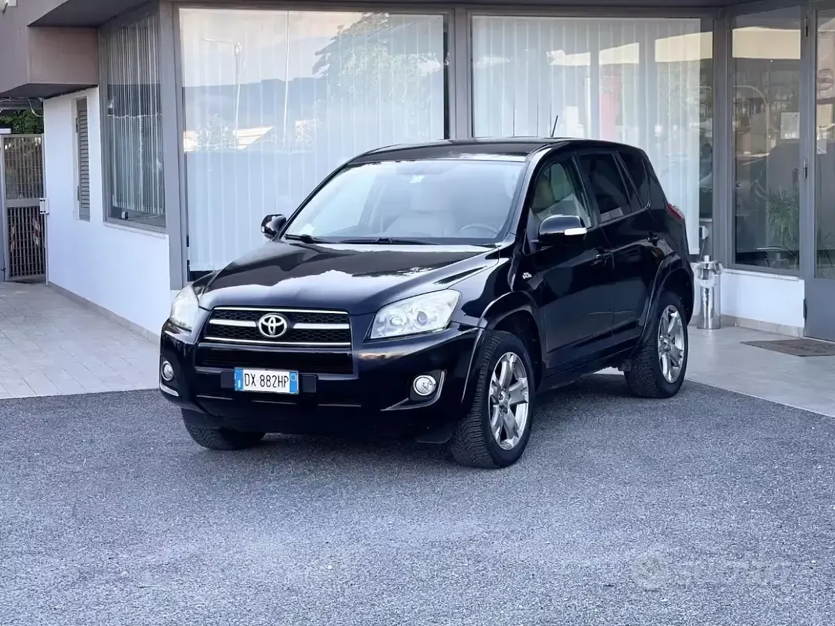 Usata Toyota RAV4 150 CV (110 kW) 2009 Nero SUV
