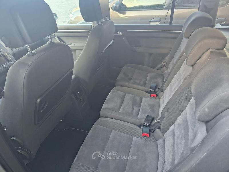 Usata VW Touran 140 CV (102 kW) 2014 Argento Monovolume
