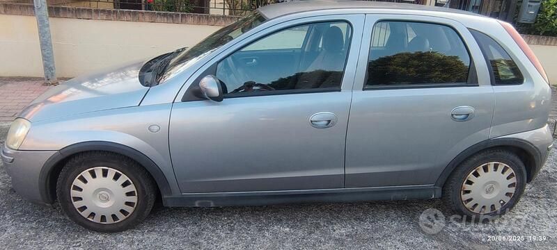 Usata Opel Corsa 2005 Grigio Utilitaria