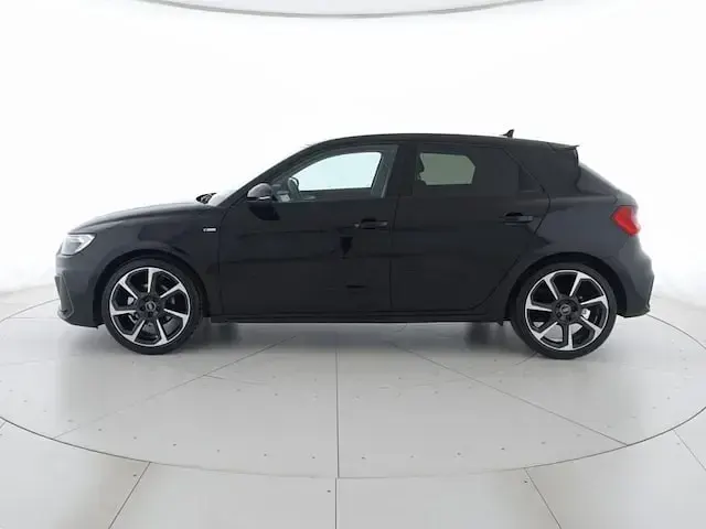 Usata Audi A1 Sportback Ambiente 116 CV (85 kW) 2025 Nero mito metallizzato Utilitaria