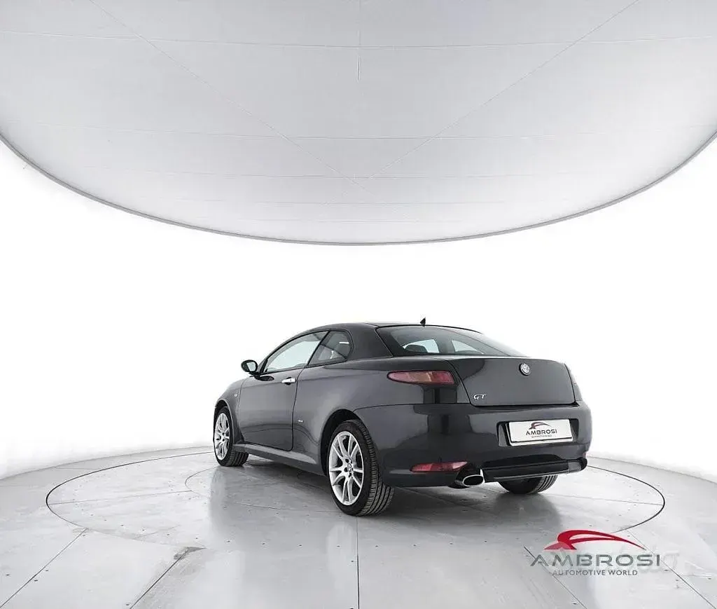 Usata Alfa Romeo GT Distinctive 150 CV (110 kW) 2004 Grigio Coupé