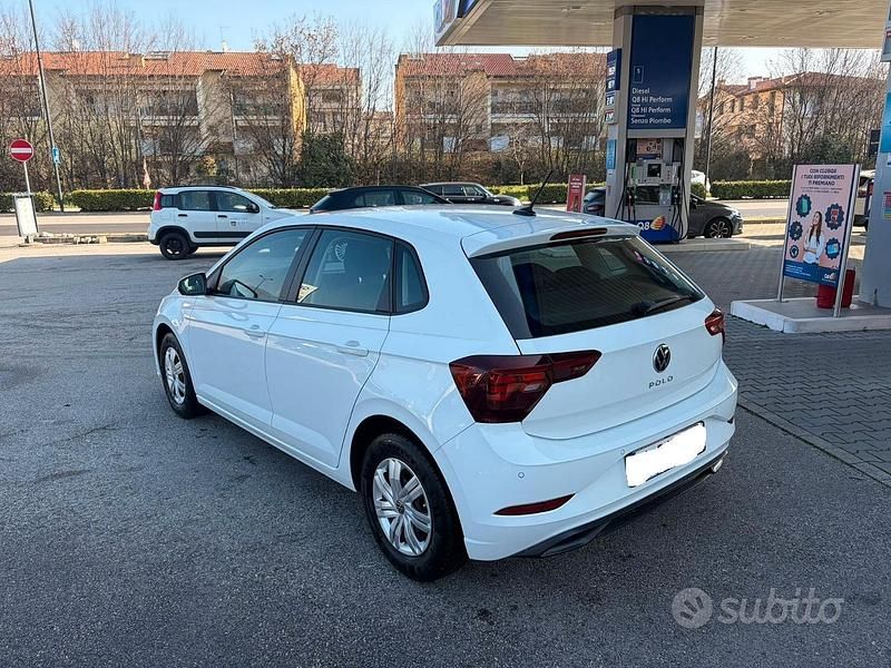 Usata VW Polo 80 CV (58 kW) 2022 Bianco Utilitaria
