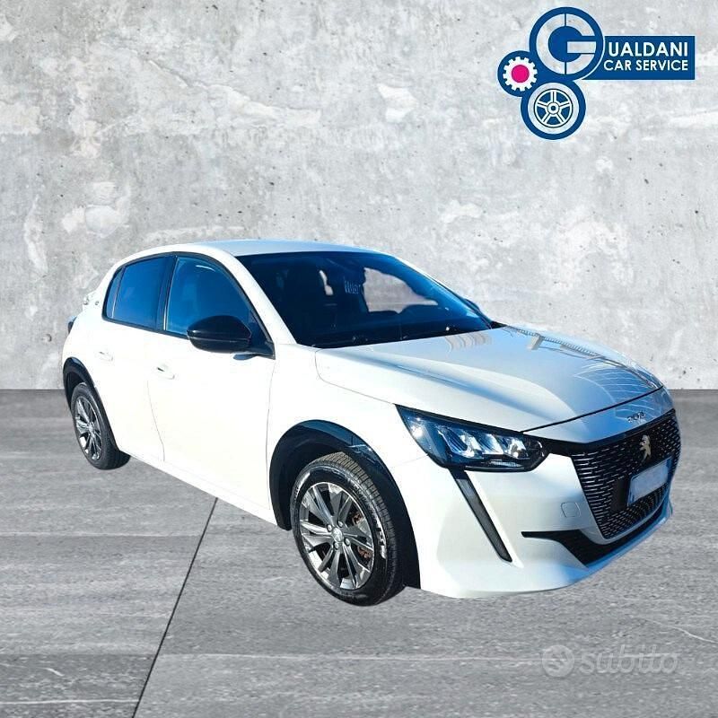 Usata Peugeot 208 Allure 100 kW (136 CV) 2022 Bianco Utilitaria