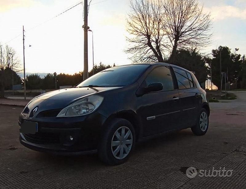 Usata Renault Clio II Rip Curl 86 CV (63 kW) 2007 Nero Utilitaria