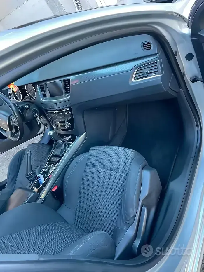 Gebraucht Peugeot 508 112 PS (82 kW) 2011 Grau Kombi