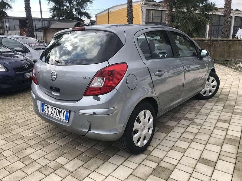 Usata Opel Corsa Cosmo 75 CV (55 kW) 2012 Grigio Berlina