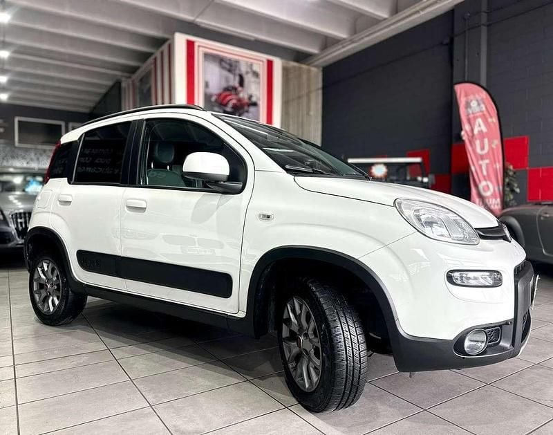Usata Fiat Panda 4x4 S 95 CV (69 kW) 2017 Bianco Utilitaria