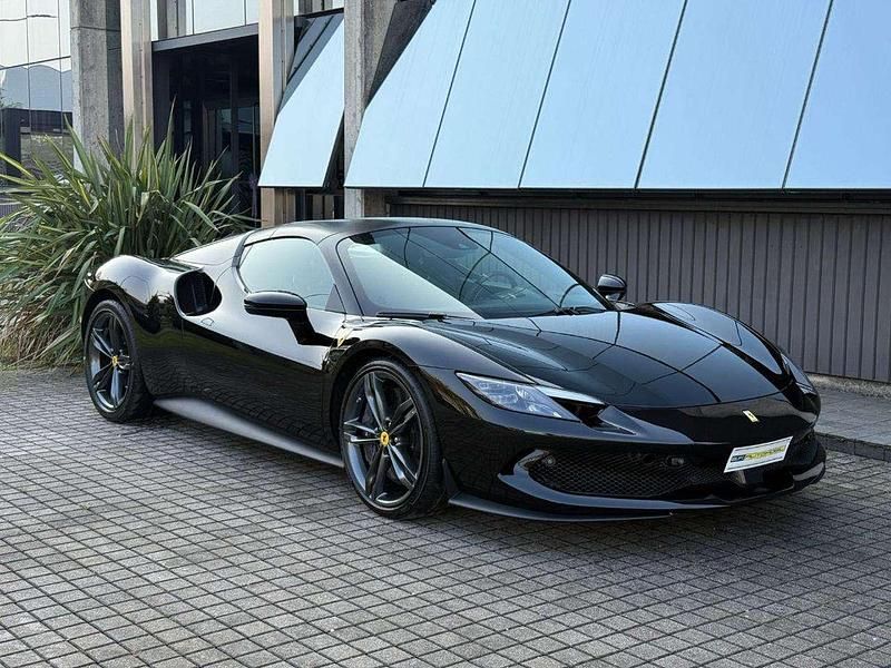 Usata Ferrari 296 663 CV (487 kW) 2025 Nero Cabrio