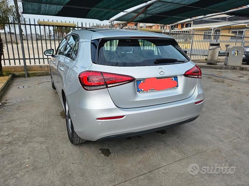 Usata Mercedes A180 Business 136 CV (100 kW) 2019 Grigio Coupé