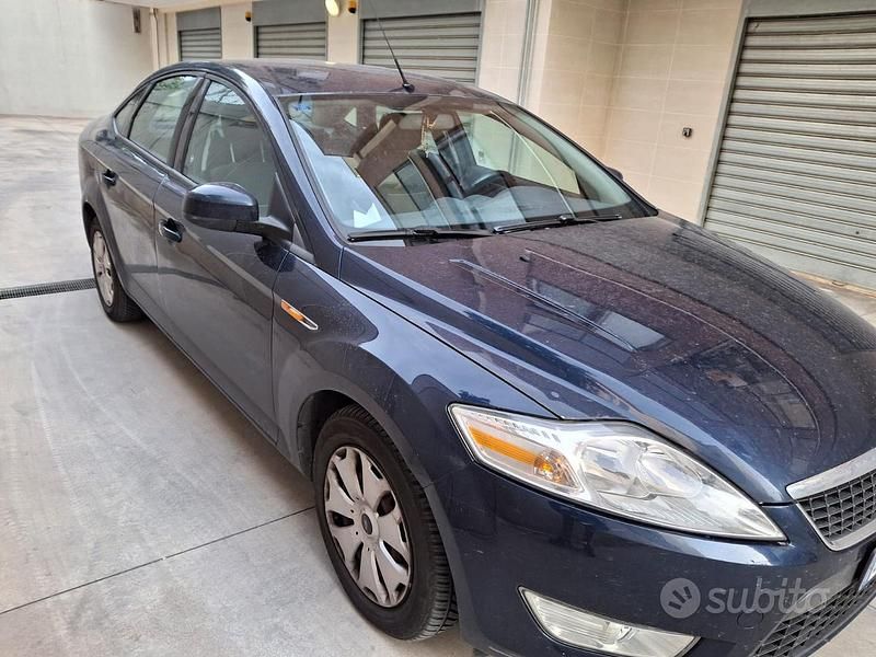 Usata Ford Mondeo Ghia 125 CV (91 kW) 2009 Blu Berlina