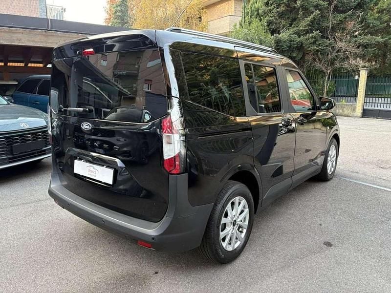Usata Ford Tourneo Courier Titanium 125 CV (91 kW) 2025 Nero Monovolume