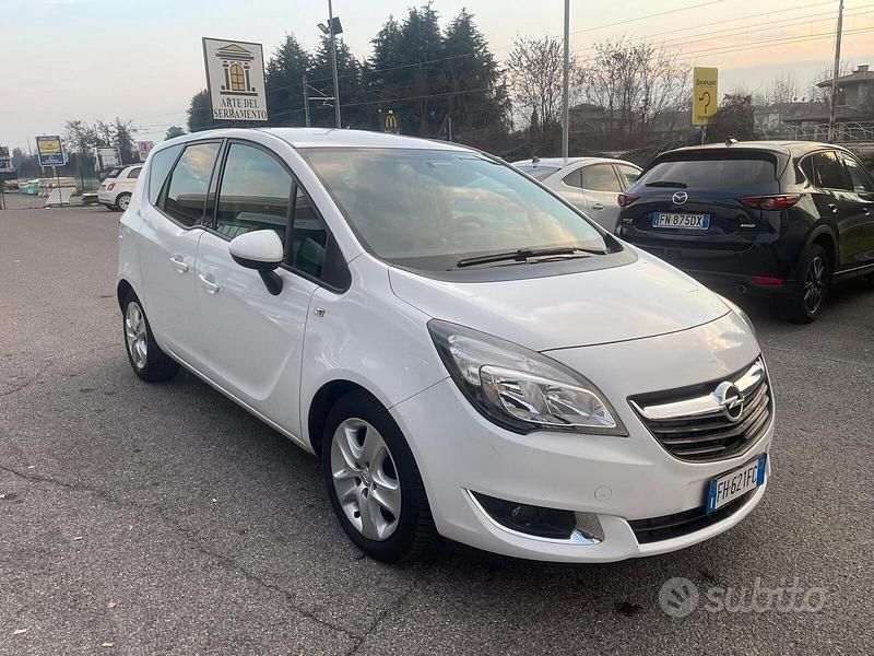 Usata Opel Meriva 101 CV (74 kW) 2017 Bianco Monovolume