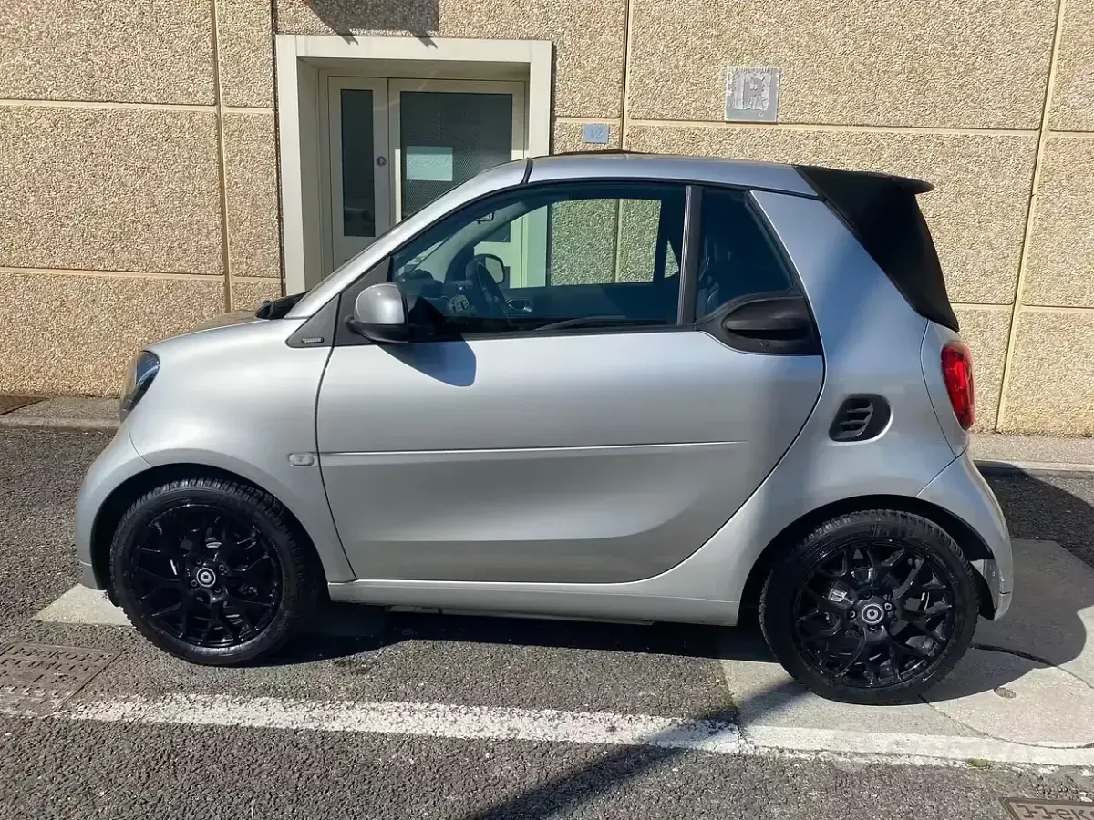 Usata Smart ForTwo Cabrio Brabus 71 CV (52 kW) 2019 Grigio Cabrio