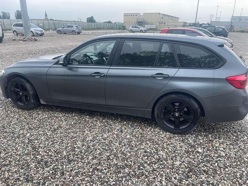 Usata BMW 318 Sport Line 150 CV (110 kW) 2016 Grigio Station wagon