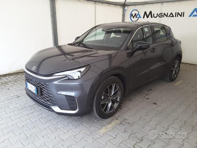 Usata Lexus LBX 91 CV (66 kW) 2024 Grigio SUV