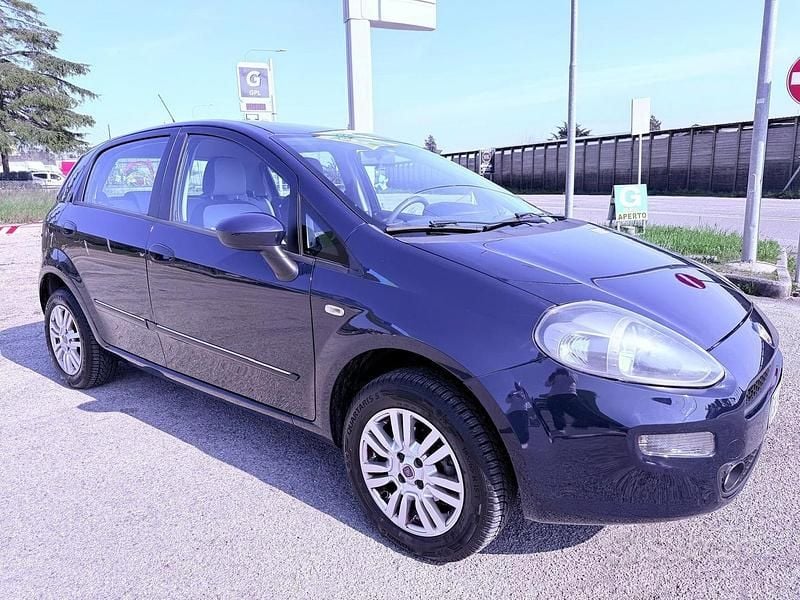 Usata Fiat Punto 69 CV (50 kW) 2012 Blu Utilitaria