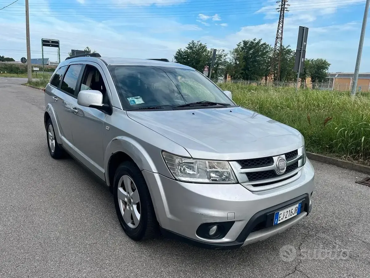 Usata Fiat Freemont Urban 170 CV (125 kW) 2011 Grigio SUV