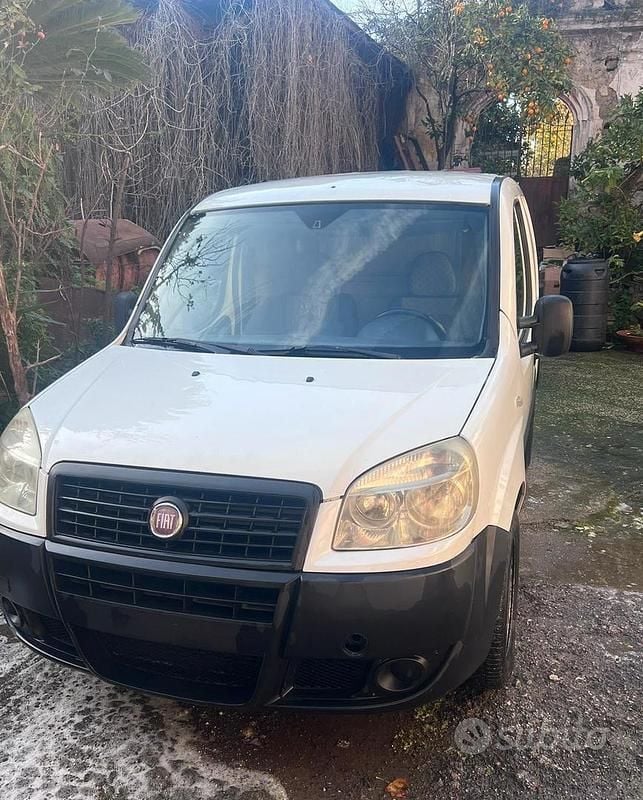 Bianco Usata 2009 Fiat Doblò Monovolume | 2900 € (Ottimo prezzo) - Immagine 1/4