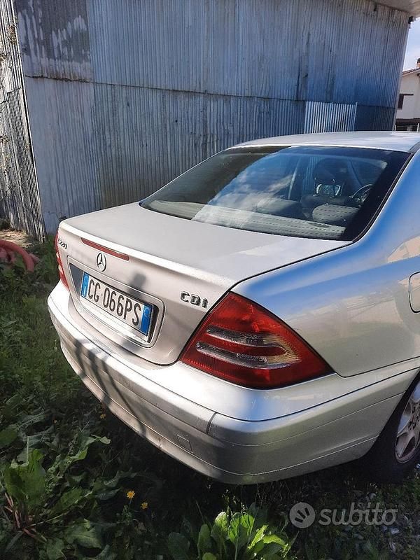 Usata Mercedes C220 Classic 143 CV (105 kW) 2003 Grigio Berlina