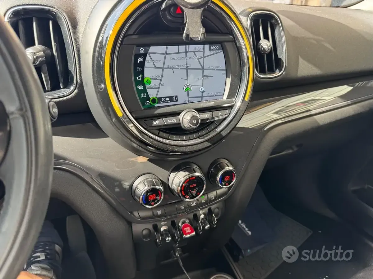 Usata Mini One D Countryman 136 CV (100 kW) 2019 Verde SUV