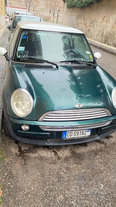 Usata Mini Cooper 116 CV (85 kW) 2002 Verde Utilitaria
