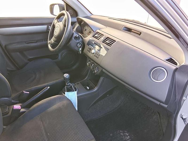 Usata Suzuki Swift GL 69 CV (50 kW) 2007 Argento Utilitaria
