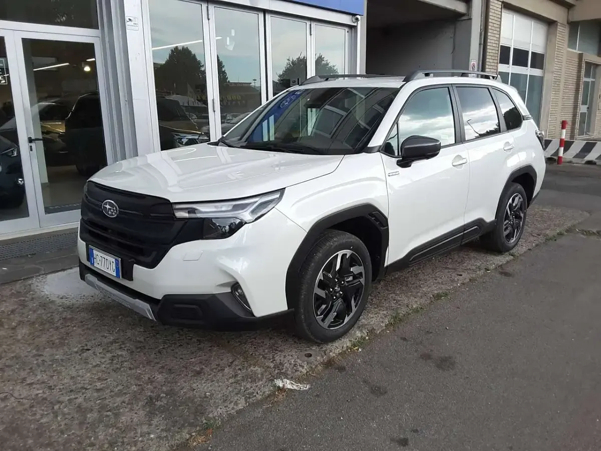 Nuova Subaru Forester Style 136 CV (100 kW) 2026 Crystal white pearl met SUV