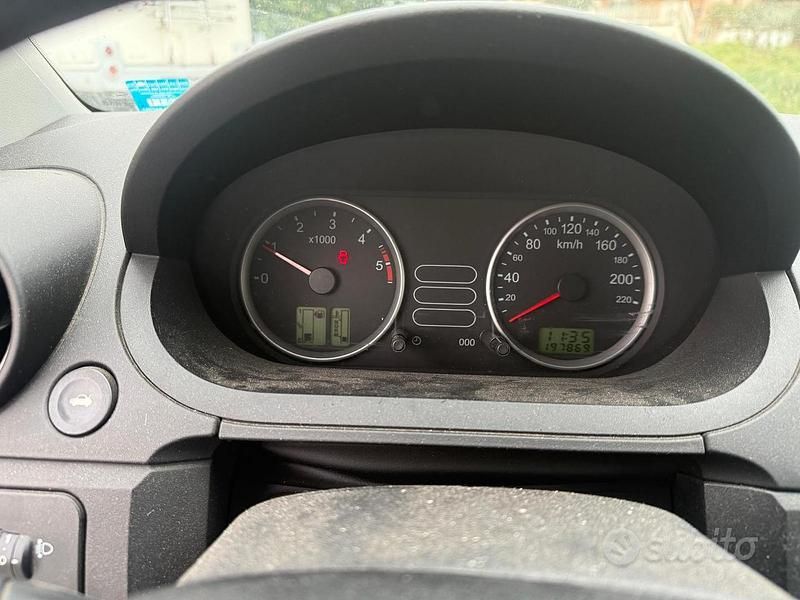 Usata Ford Fiesta 68 CV (50 kW) 2005 Utilitaria