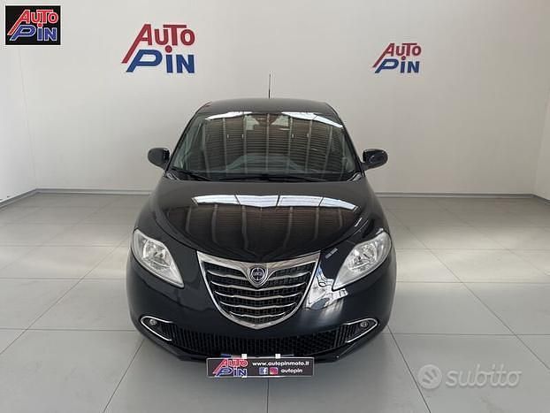 Usata Lancia Ypsilon Silver 95 CV (69 kW) 2011 Nessuno Utilitaria