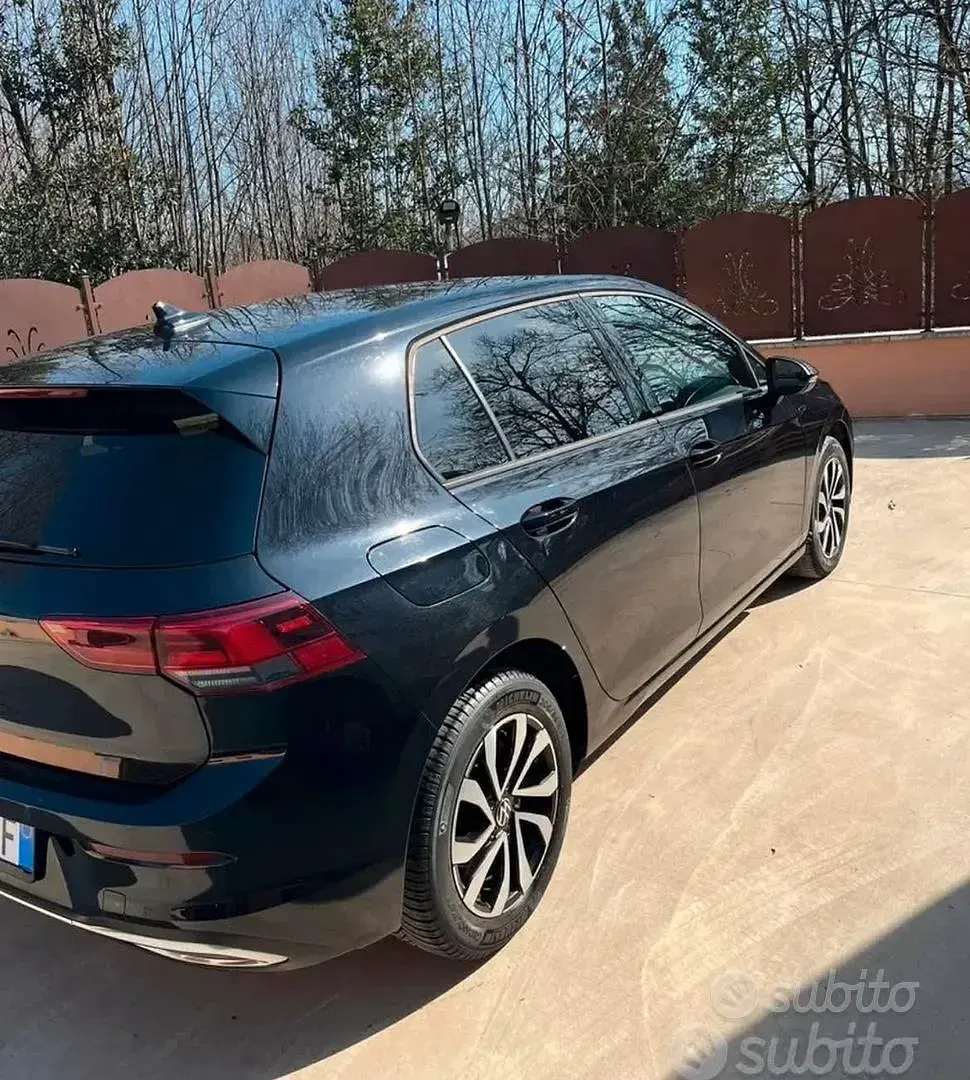Usata VW Golf VIII 116 CV (85 kW) 2021 Berlina