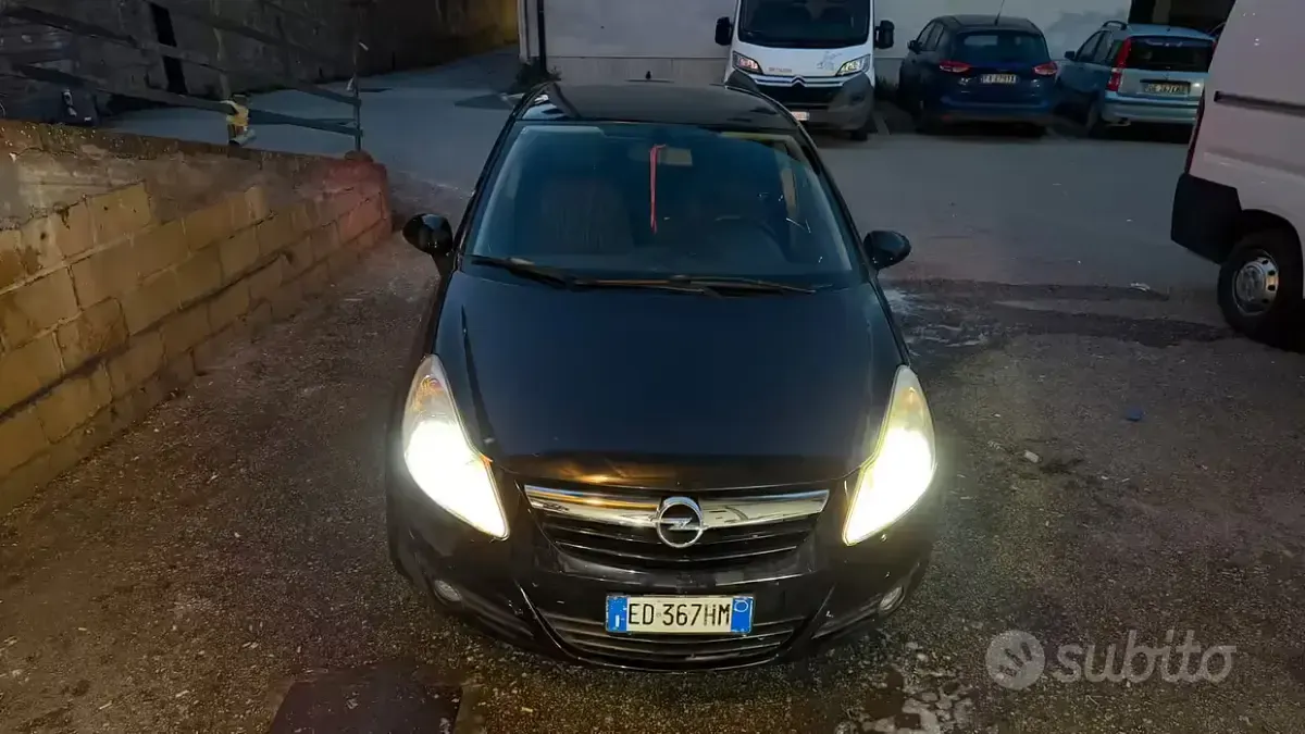 Używany Opel Corsa 75 KM (55 kW) 2011 Hatchback
