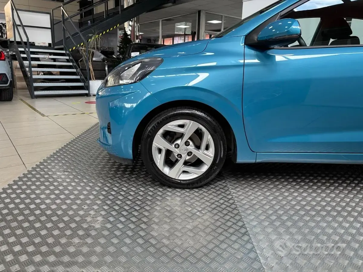 Usata Hyundai i10 67 CV (49 kW) 2020 Blu Utilitaria