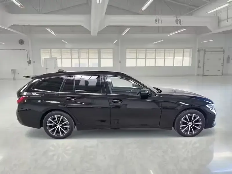 Usata BMW 318 Sport Line 149 CV (109 kW) 2022 Nero Station wagon